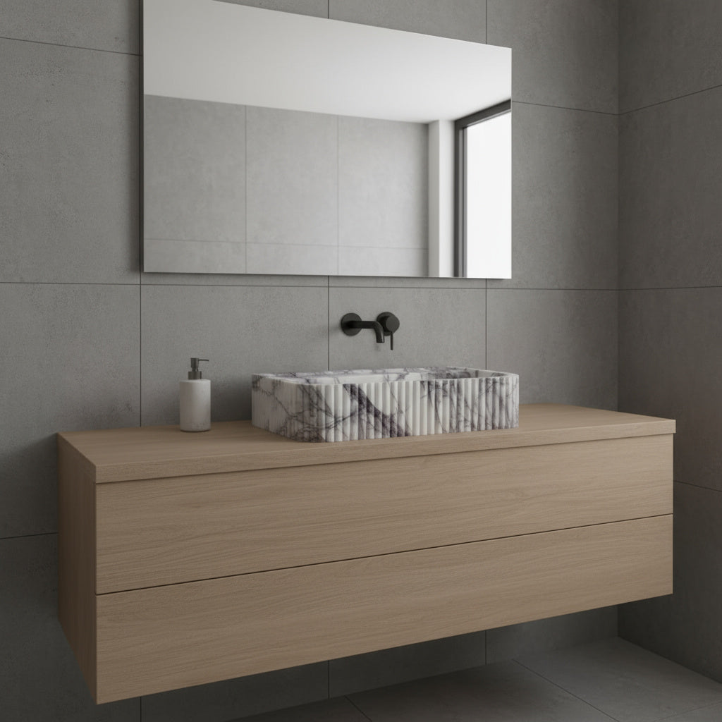 New York Mermer Duvara Monte Banyo Lavabosu – Dikdörtgen Fluted Tasarım | L61 × W36 × H15 cm