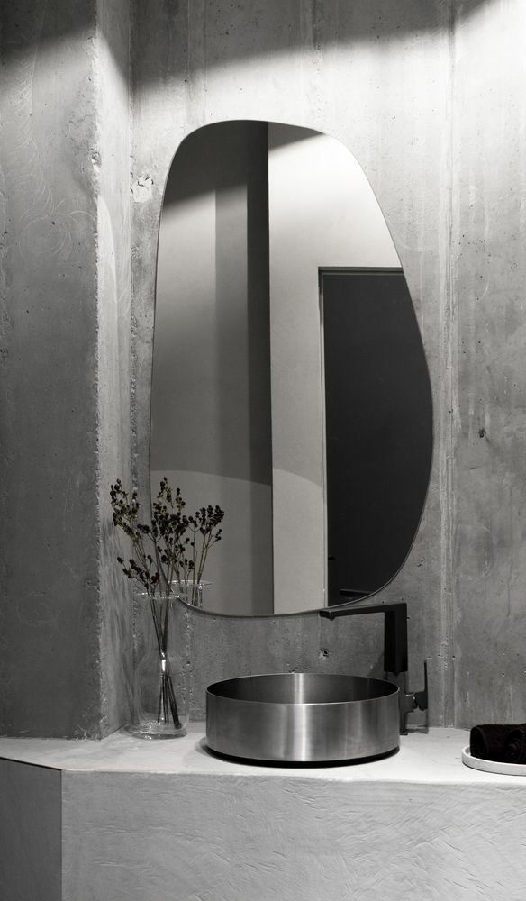 Modern Organik Form Dekoratif Duvar Aynası – Minimalist Tasarım Salon ve Banyo Aynası