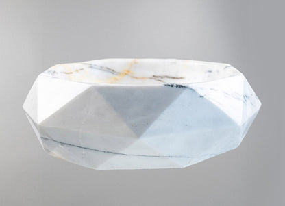Beyaz Carrara Mermer Sekizgen Tasarım Lavabo – El Oyması Modern Mermer Banyo Lavabosu (42×42×14 cm)