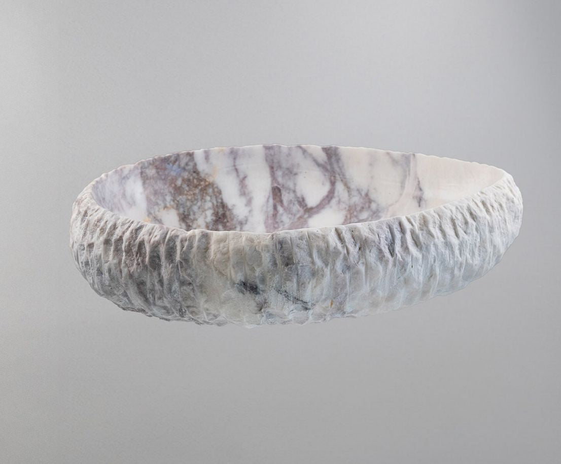 Doğal Mermer Lavabo – Krem & Pembe Damar Desenli Tezgâh Üstü Doğaltaş Banyo Lavabosu (L 55 × W 40 × H 14 cm)