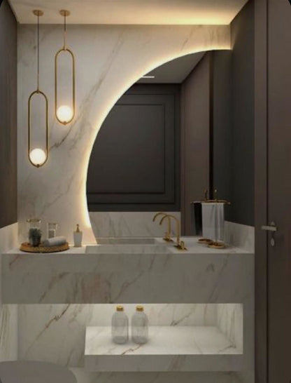 Yarım Ay LED Ayna – Modern Arkadan Aydınlatmalı Banyo Aynası, Şık Dekoratif LED Duvar Aynası