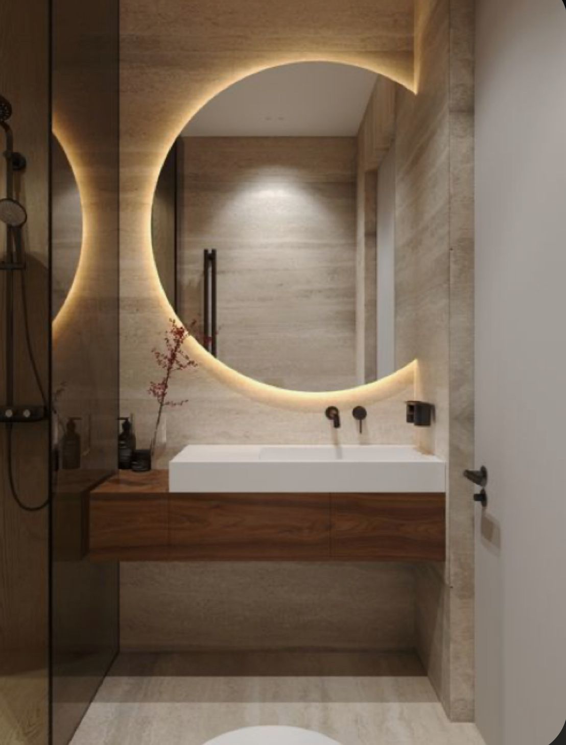 Yarım Ay LED Ayna – Modern Arkadan Aydınlatmalı Banyo Aynası, Minimalist Işıklı Ayna Tasarımı