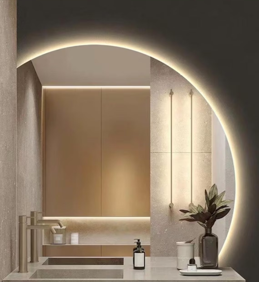 LED Işıklı Yarım Ay Banyo Aynası – Modern Mermer Duvar Dekoru, Arkadan Aydınlatmalı Dekoratif Ayna
