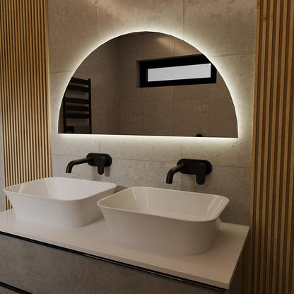 Yarım Daire LED Banyo Aynası – Modern Işıklı Ayna, Arkadan Aydınlatmalı Tasarım, Şık Banyo Dekoru