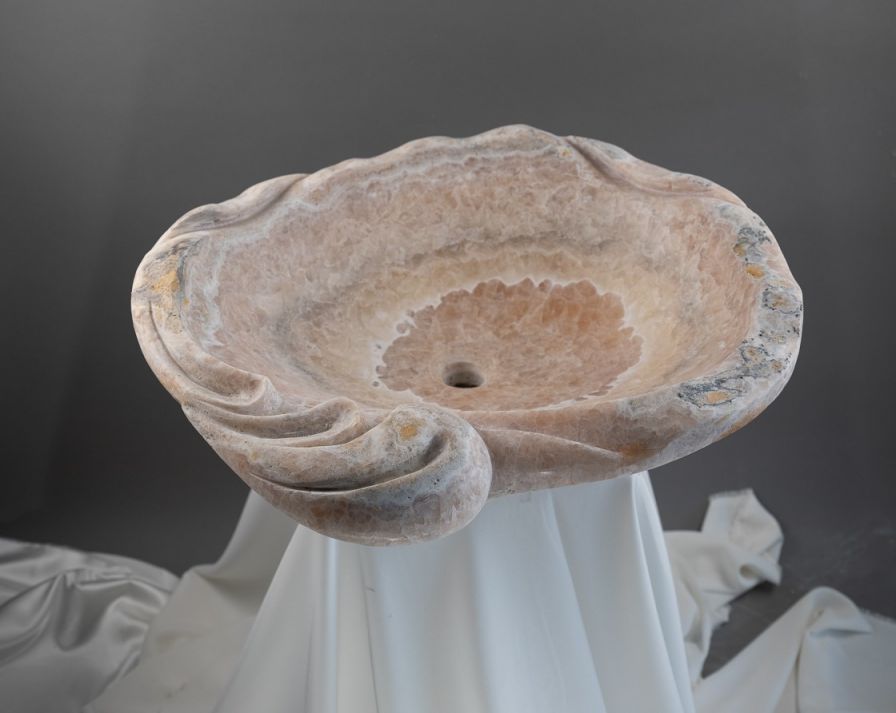 Rose Onyx Marble Lavabo – Doğal Rose Onyx Mermer Tezgâh Üstü Banyo Lavabosu (L 55 × W 50 × H 15 cm)