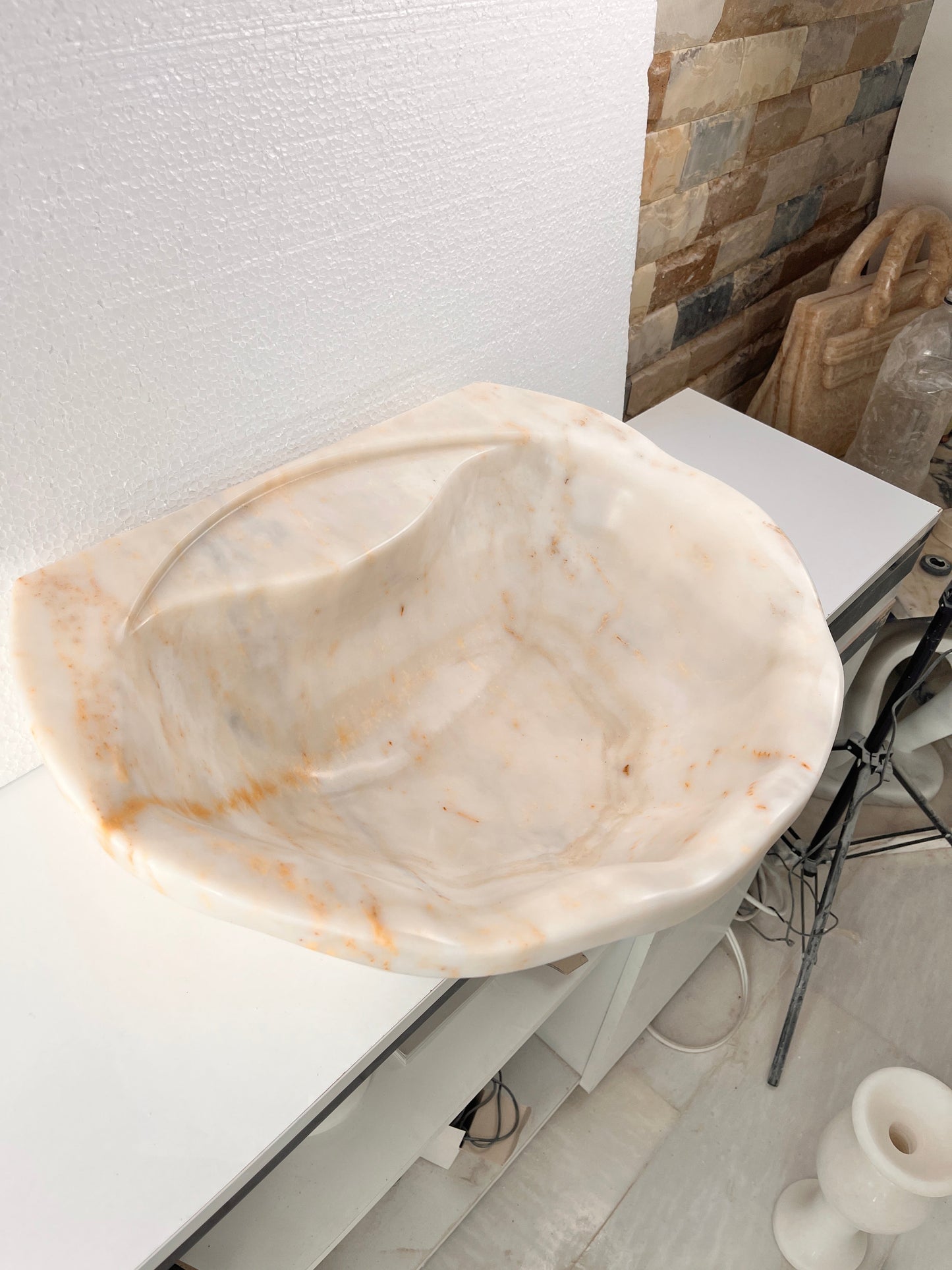 Bej Oniks Mermer Lavabo – El Yapımı Doğal Taş Banyo Lavabosu (50×40×15 cm)