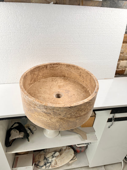 Traverten Marble Lavabo – Doğal Traverten Taş Tezgâh Üstü Banyo Lavabosu (L 43 × W 43 × H 15 cm)
