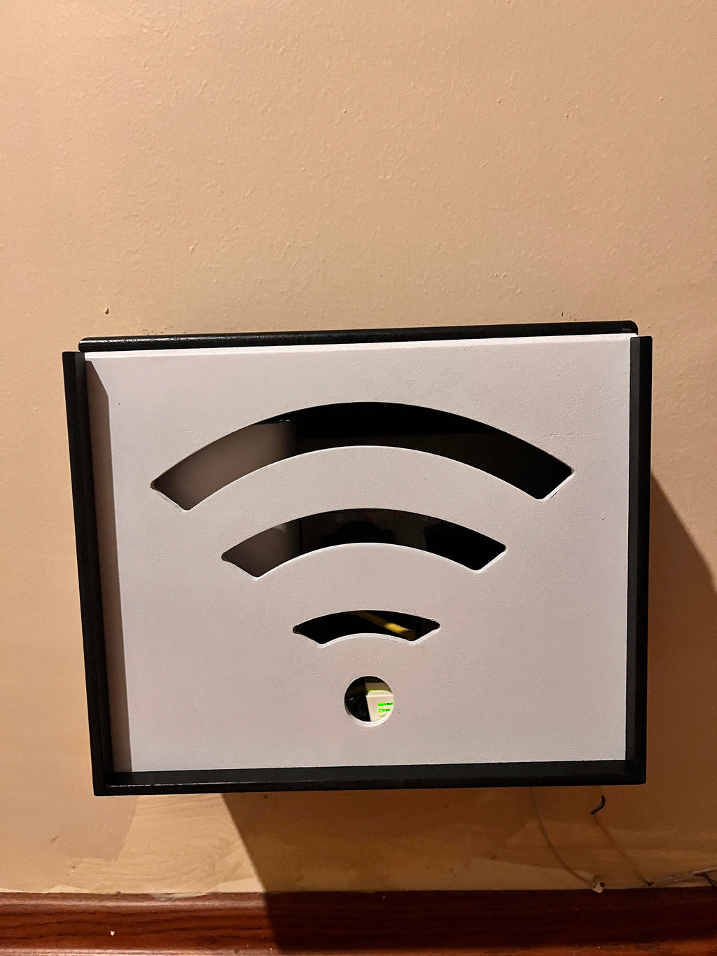 Ahşap WiFi Modem Kutusu – Duvar Tipi Kablo Gizleyici &amp; Router Saklama Kutusu – Dekoratif Modem Koruma Kabini
