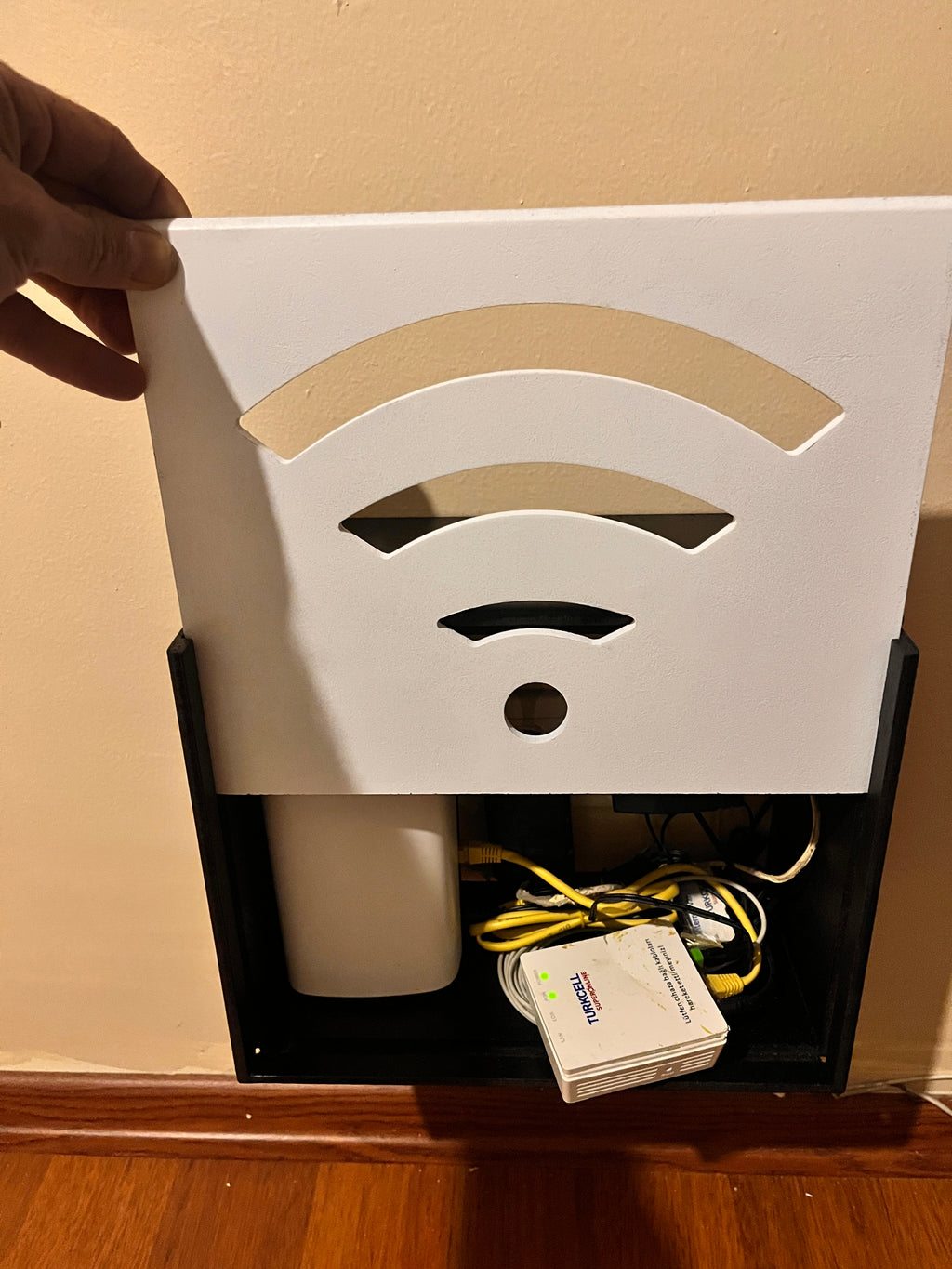 Ahşap WiFi Modem Kutusu – Duvar Tipi Kablo Gizleyici &amp; Router Saklama Kutusu – Dekoratif Modem Koruma Kabini