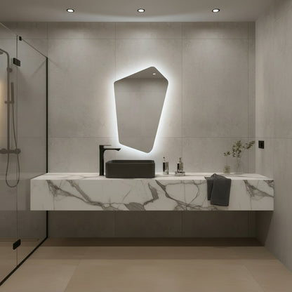 Asimetrik LED Işıklı Ayna – Minimal ve Şık Düzensiz Form Banyo Duvar Aynası