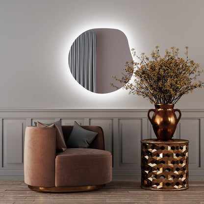 Modern LED Aydınlatmalı Asimetrik Ayna – Organik Form Dekoratif Duvar ve Banyo Aynası