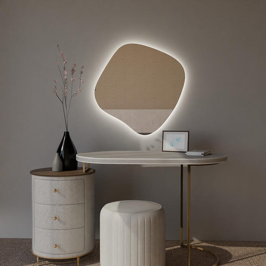 Modern Asimetrik LED Ayna – Organik Şekilli Işıklı Duvar Aynası, Banyo & Makyaj Aynası, Dekoratif LED Aydınlatmalı Ayna