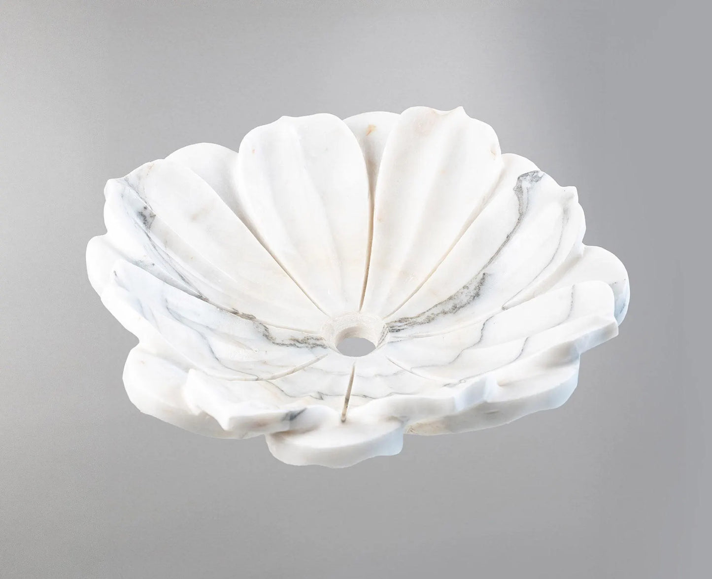 Doğal Mermer Çiçek Formu Lavabo – El Oyması Lüks Tezgâh Üstü Lavabo
