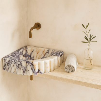 Calacatta Viola Mermer Duvar Tipi Köşe Lavabo – El Yapımı Lüks Banyo Lavabosu (51×51×18 cm)
