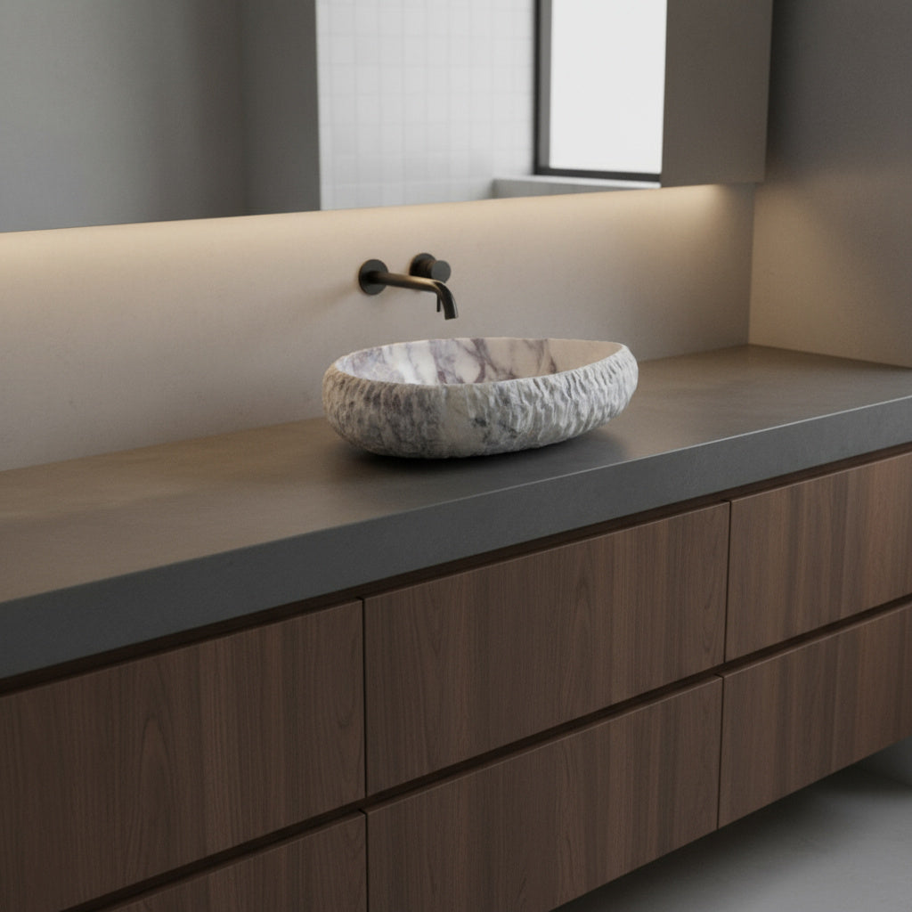 Doğal Mermer Lavabo – Krem & Pembe Damar Desenli Tezgâh Üstü Doğaltaş Banyo Lavabosu (L 55 × W 40 × H 14 cm)