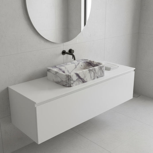 New York Mermer Duvara Monte Banyo Lavabosu – Dikdörtgen Fluted Tasarım | L61 × W36 × H15 cm