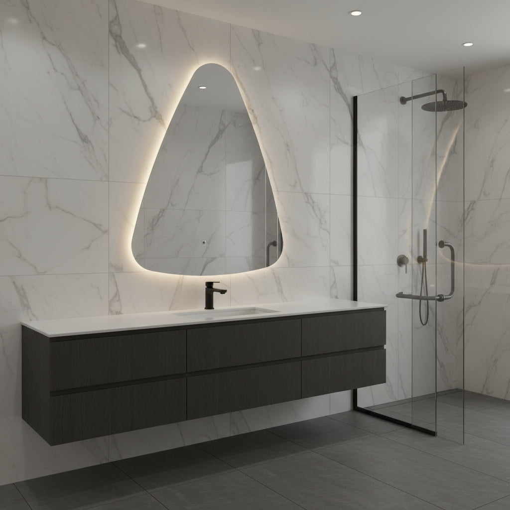 Modern Asimetrik LED Ayna – Mermer Banyo İçin Dekoratif Tasarım Duvar Aynası | Sıcak/Soğuk Işıklı Lüks Aydınlatmalı Ayna
