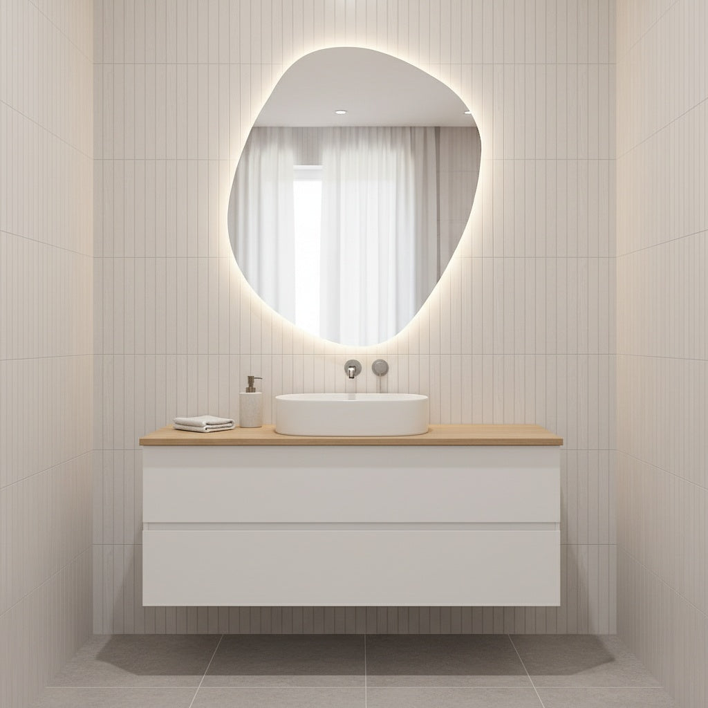 Modern Organik Şekilli LED Banyo Aynası – Arka Işıklı Dekoratif Ayna, Minimalist Tasarım Aydınlatmalı Ayna