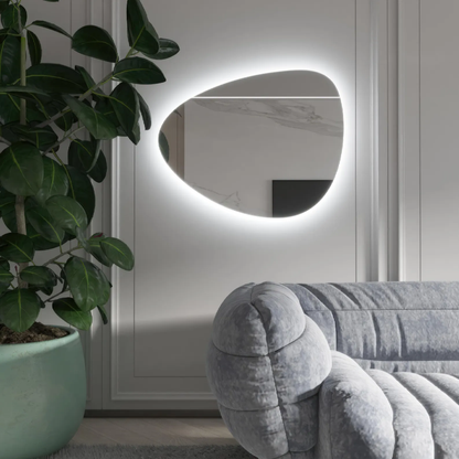 Modern Asimetrik LED Aydınlatmalı Banyo Aynası – Düzensiz Organik Formlu Dekoratif Duvar Aynası