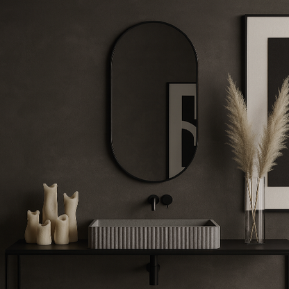 Modern Çerçeveli Oval Duvar Aynası – Dekoratif Banyo ve Salon Aynası Tasarımı