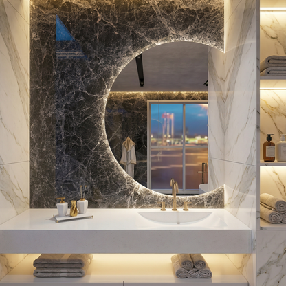 Yarım Ay LED Ayna – Modern Arkadan Aydınlatmalı Banyo Aynası, Minimalist Işıklı Ayna Tasarımı