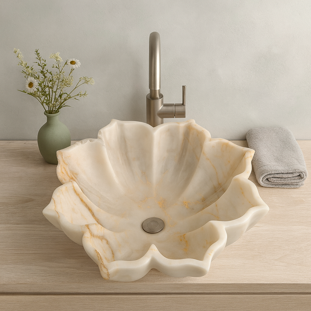 Beyaz Oniks Mermer Çiçek Formlu Lavabo – El Oyması Doğal Taş Banyo Lavabosu | L48×W48×H15 cm