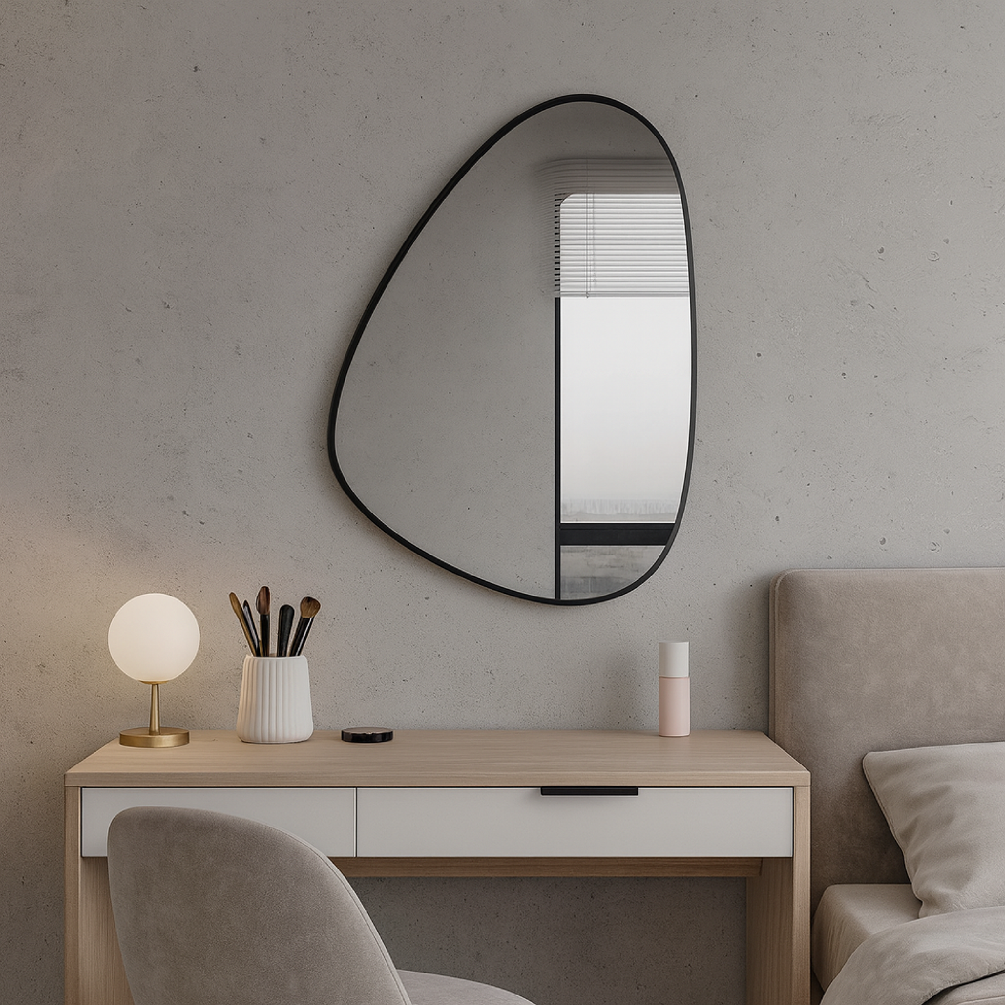 Modern Organik Şekilli Çerçeveli Düzensiz Banyo Aynası – Dekoratif Asimetrik Duvar Aynası