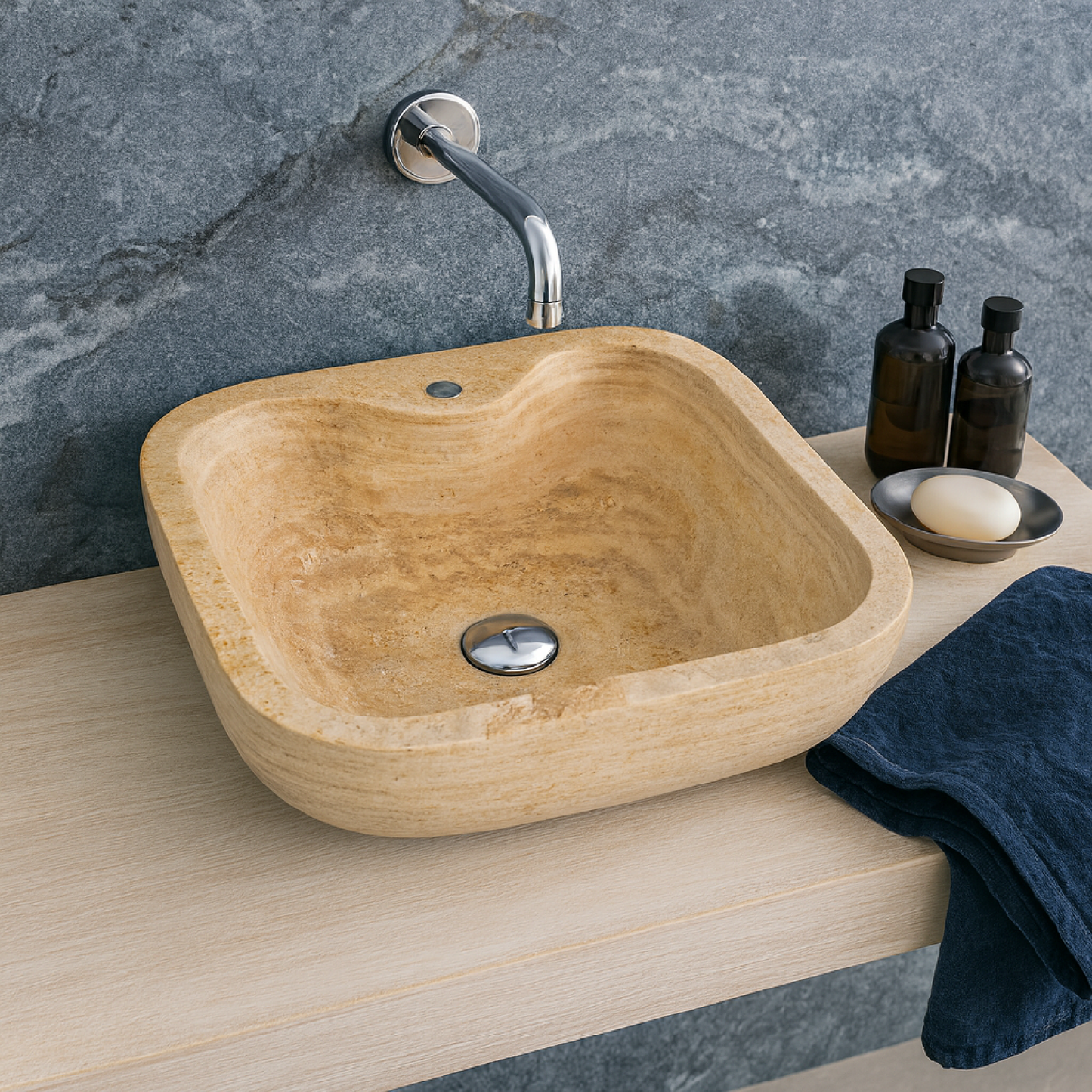 Doğal Traverten Mermer Lavabo – El Oyması Kare Form Banyo Tezgâh Üstü Lavabo (45×45×15 cm)
