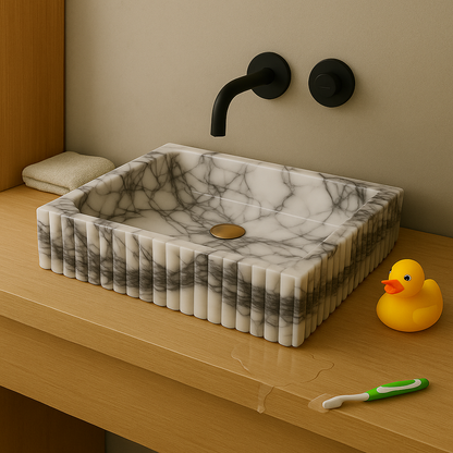 New York Mermer Duvara Monte Banyo Lavabosu – Dikdörtgen Fluted Tasarım | L61 × W36 × H15 cm