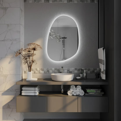 Modern Asimetrik LED Banyo Aynası – Organik Form Dekoratif Duvar Ayna Tasarımı
