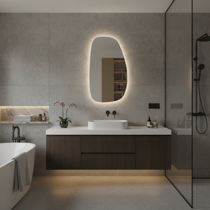 Modern Asimetrik LED Ayna – Organik Şekilli Duvar Aynası, Dekoratif Işıklı Banyo Aynası