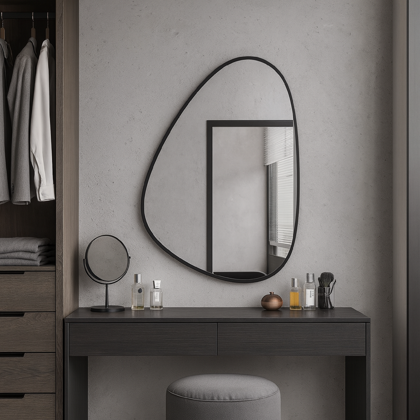 Modern Organik Şekilli Çerçeveli Düzensiz Banyo Aynası – Dekoratif Asimetrik Duvar Aynası