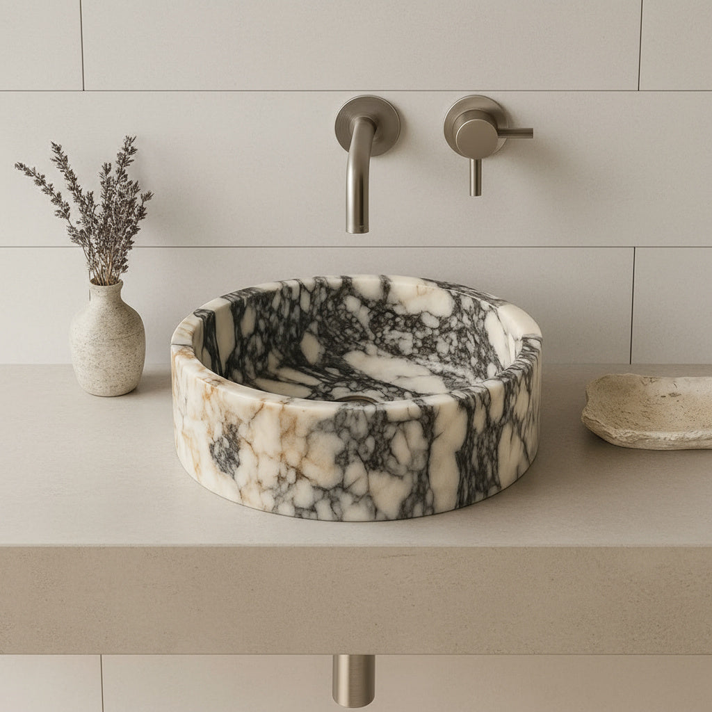 Calacatta Viola Mermer Lavabo – El İşçiliği Yuvarlak Banyo Lavabosu | 40,5×40,5×14 cm