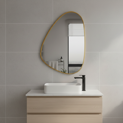 Modern Organik Şekilli Çerçeveli Düzensiz Banyo Aynası – Dekoratif Asimetrik Duvar Aynası