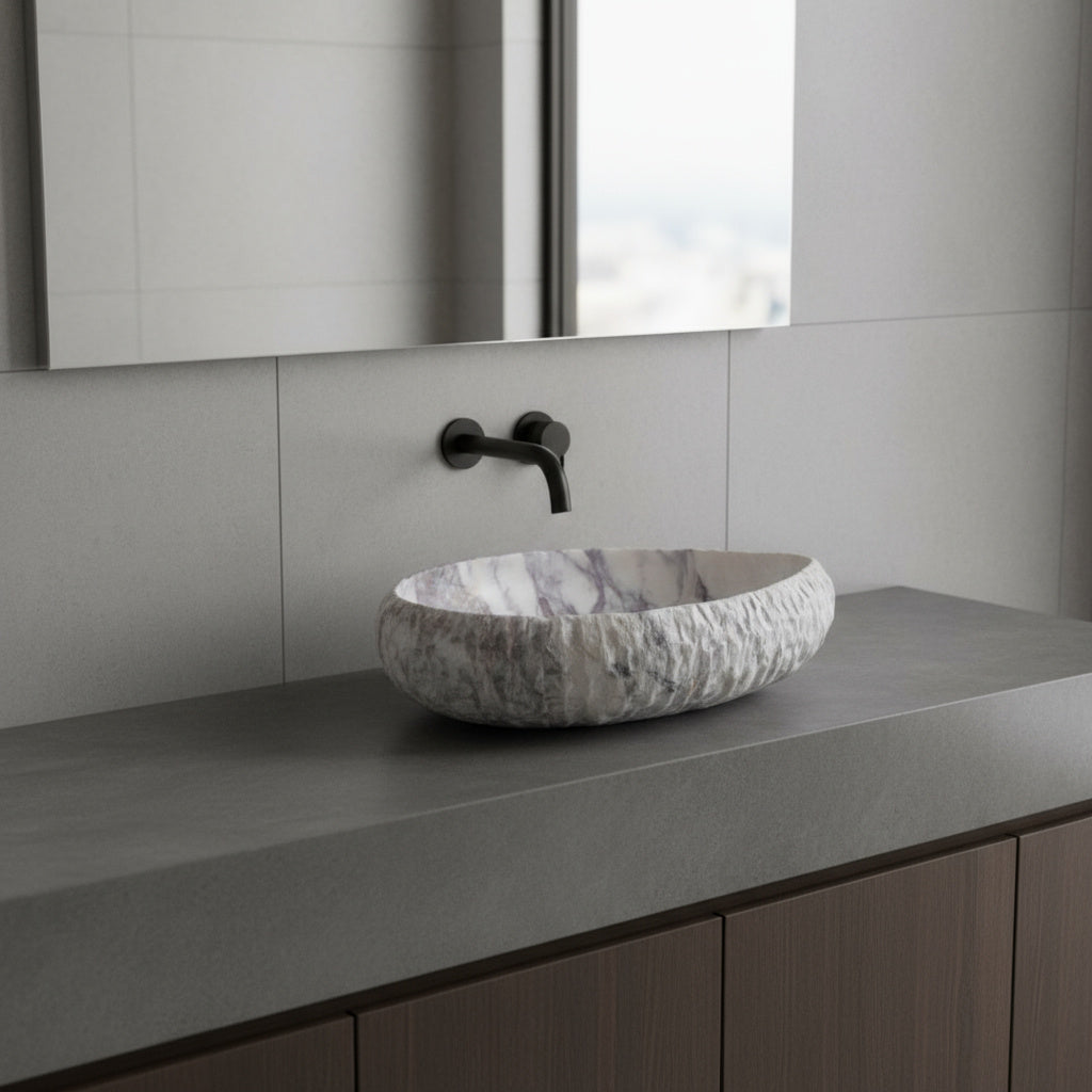 Doğal Mermer Lavabo – Krem & Pembe Damar Desenli Tezgâh Üstü Doğaltaş Banyo Lavabosu (L 55 × W 40 × H 14 cm)