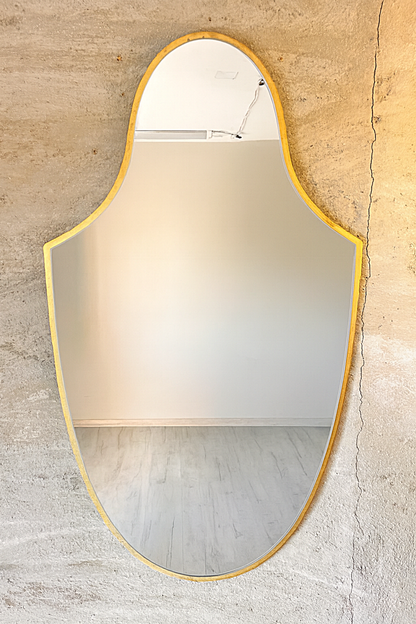 Altın Çerçeveli Dekoratif Duvar Aynası – Modern Oval Salon Aynası Tasarımı