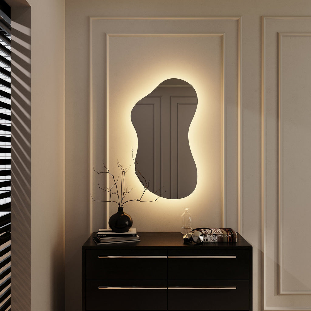 Asimetrik LED Ayna | Modern Dekoratif Duvar ve Banyo Aynası | Organik Form Işıklı Ayna Tasarımı
